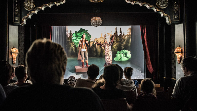 VOSSEN, AN EXPEDITION THROUGH THE LAND OF REYNAERT